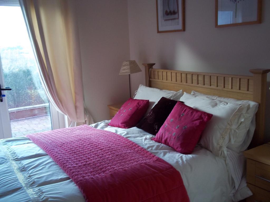 Grove Lodge B&B Monaghan Oda fotoğraf